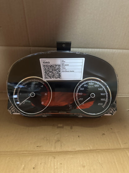 2004-2005 BMW 318i E46 Unknown Instrument Cluster 8100C666