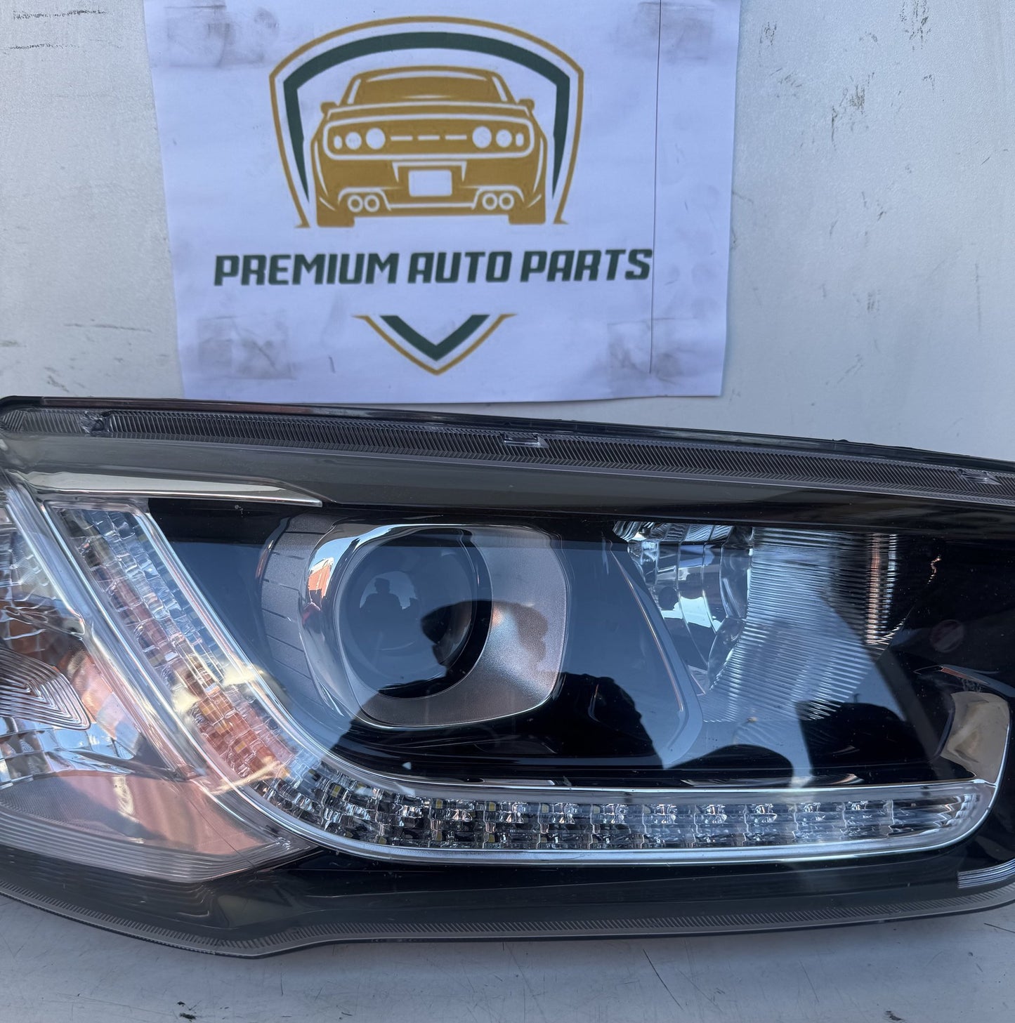 2018   Right Headlight