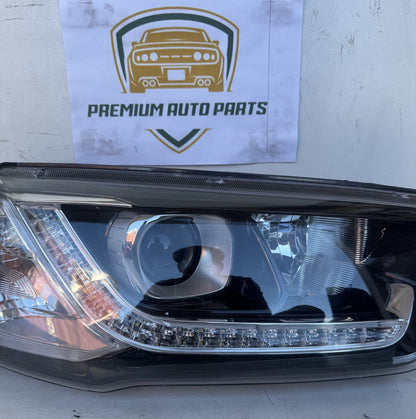 2018   Right Headlight