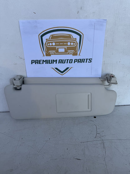 2016 Volkswagen Touareg Station Wagon Right Sun Visor