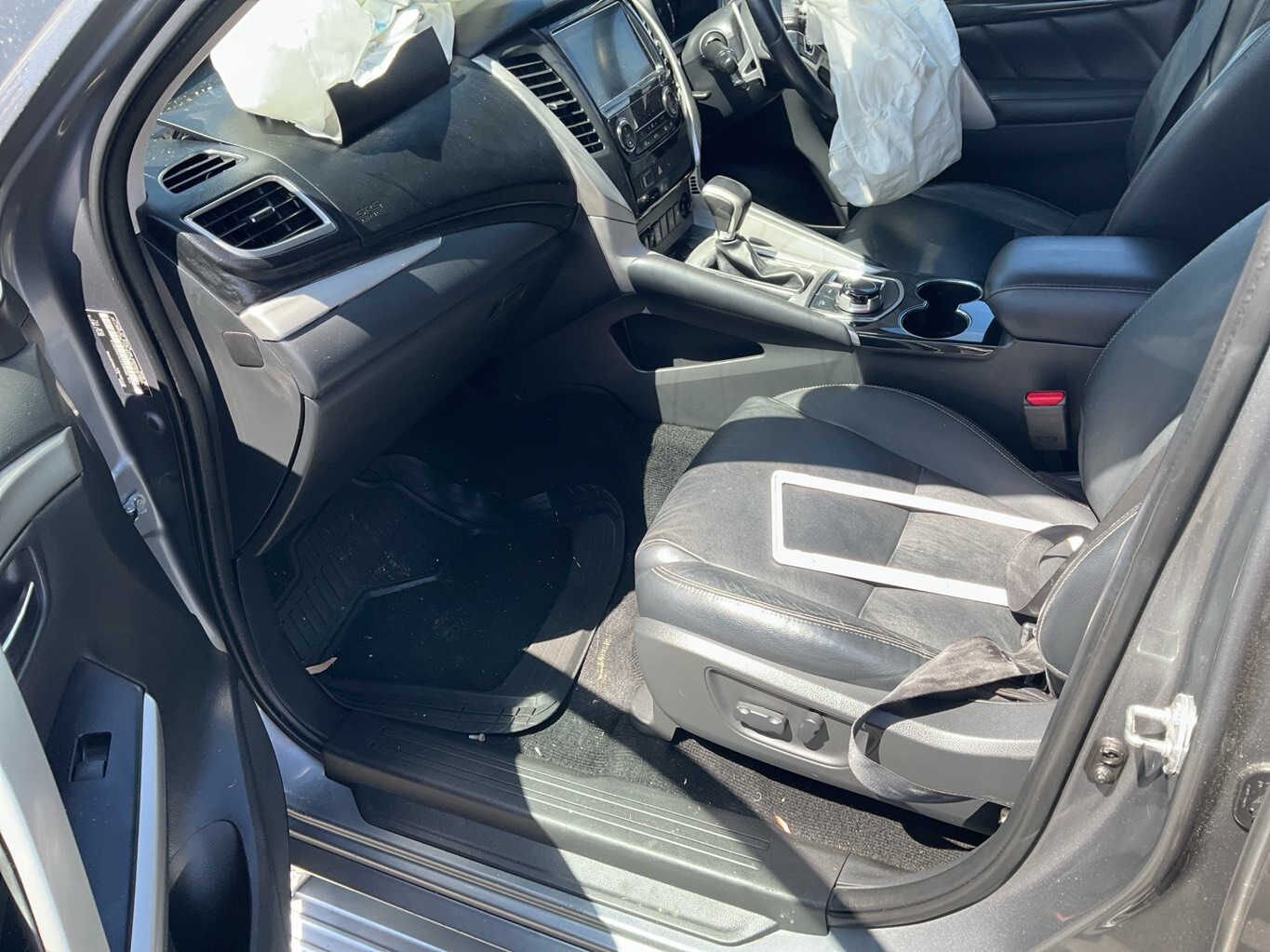 2018 Mitsubishi Pajero  QEStation Wagon 
Mitsubishi
Pajero