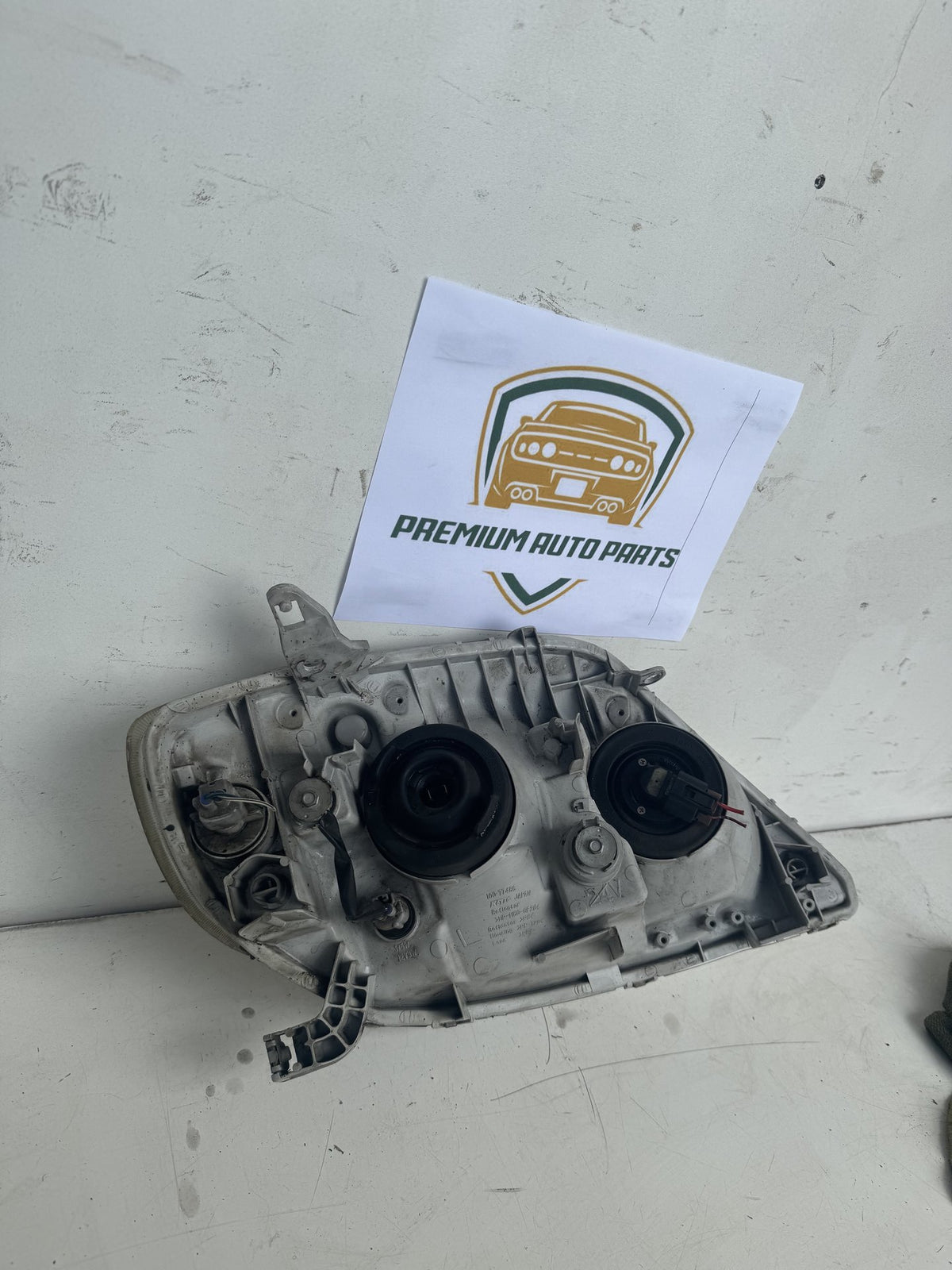 2004 Toyota Corolla Sedan Left Headlight KOITO 100-77486