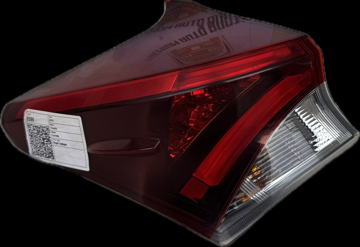 2015 Toyota Corolla Hatchback Right Taillight