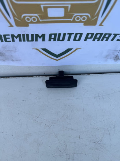 2014  GD Tailgate Handle Outer