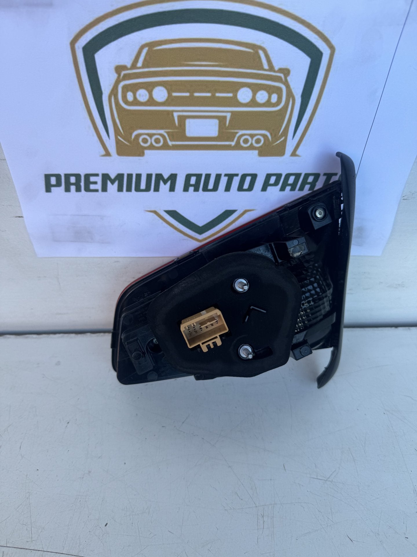 2018   Left Bootlid Light