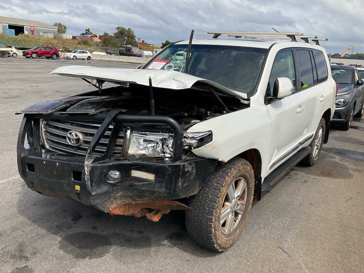 2014 Toyota Land Cruiser J200