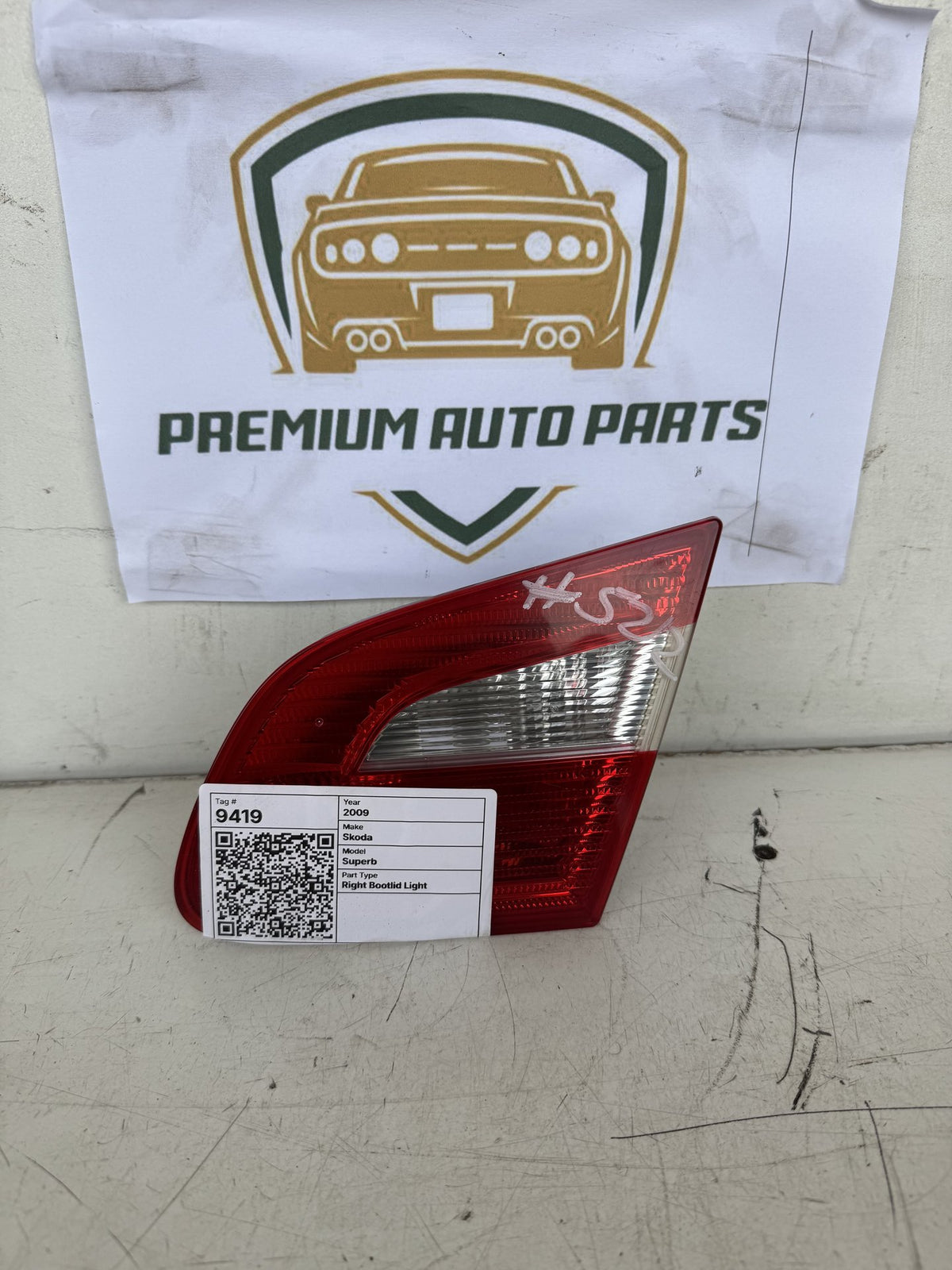 2009 Skoda Superb Sedan Right Bootlid Light