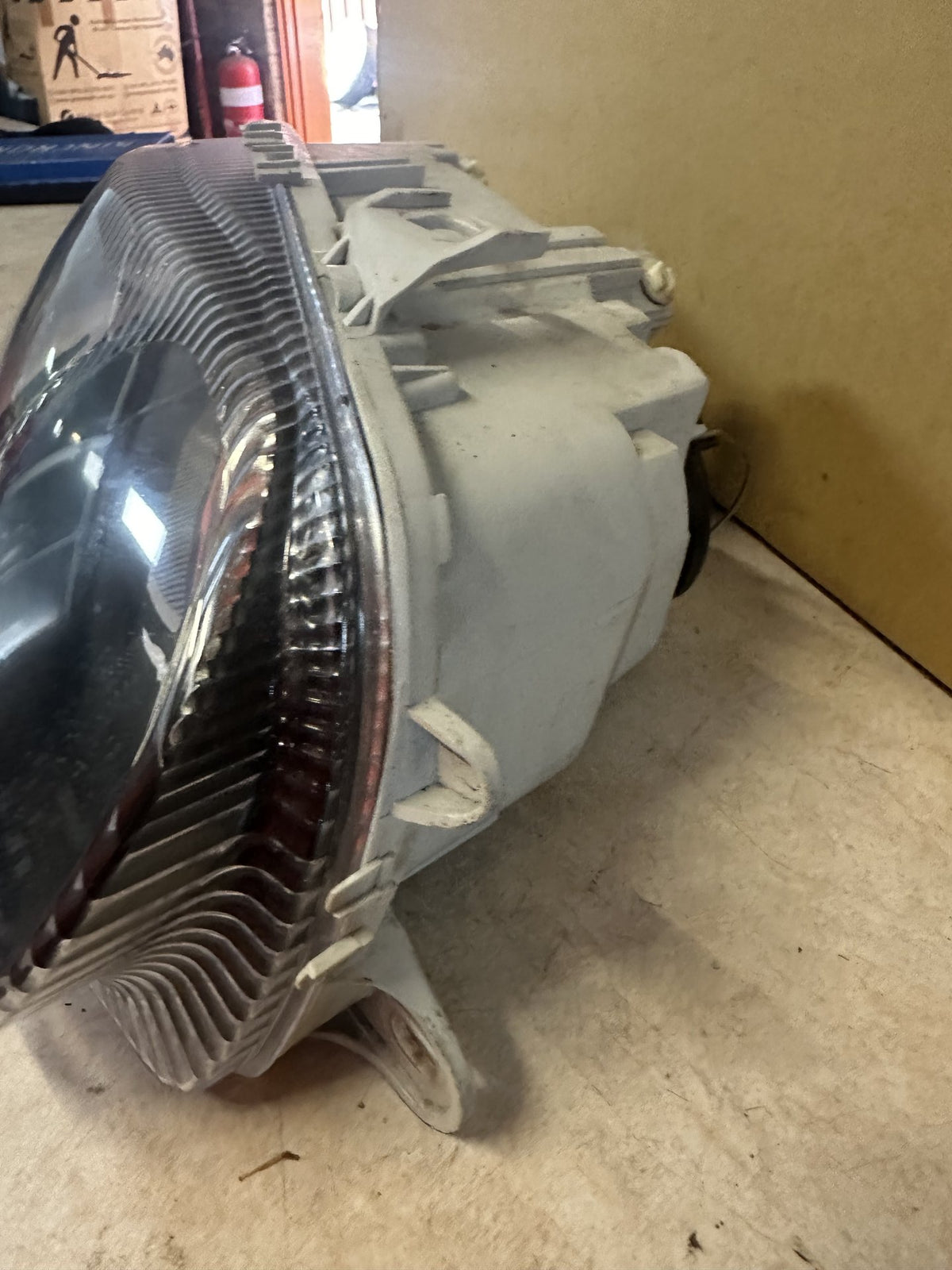 2003 Alfa Romeo 147 - Right Headlight