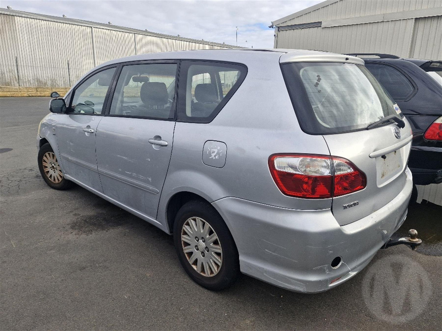 2004 Toyota Avensis