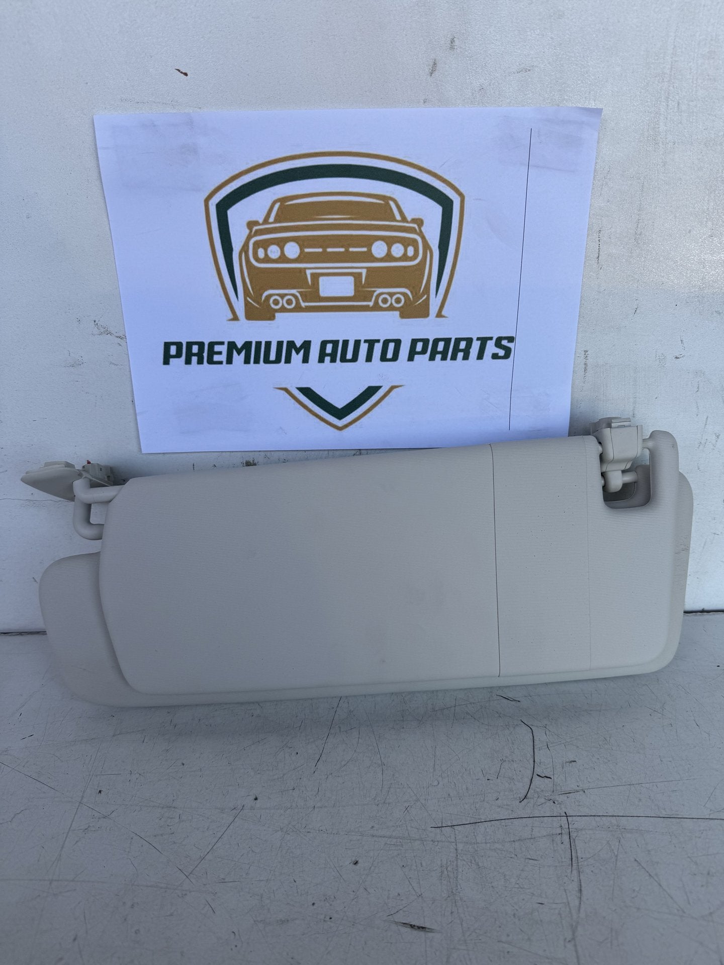 2016 Volkswagen Touareg Station Wagon Right Sun Visor