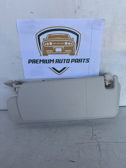 2016 Volkswagen Touareg Station Wagon Right Sun Visor
