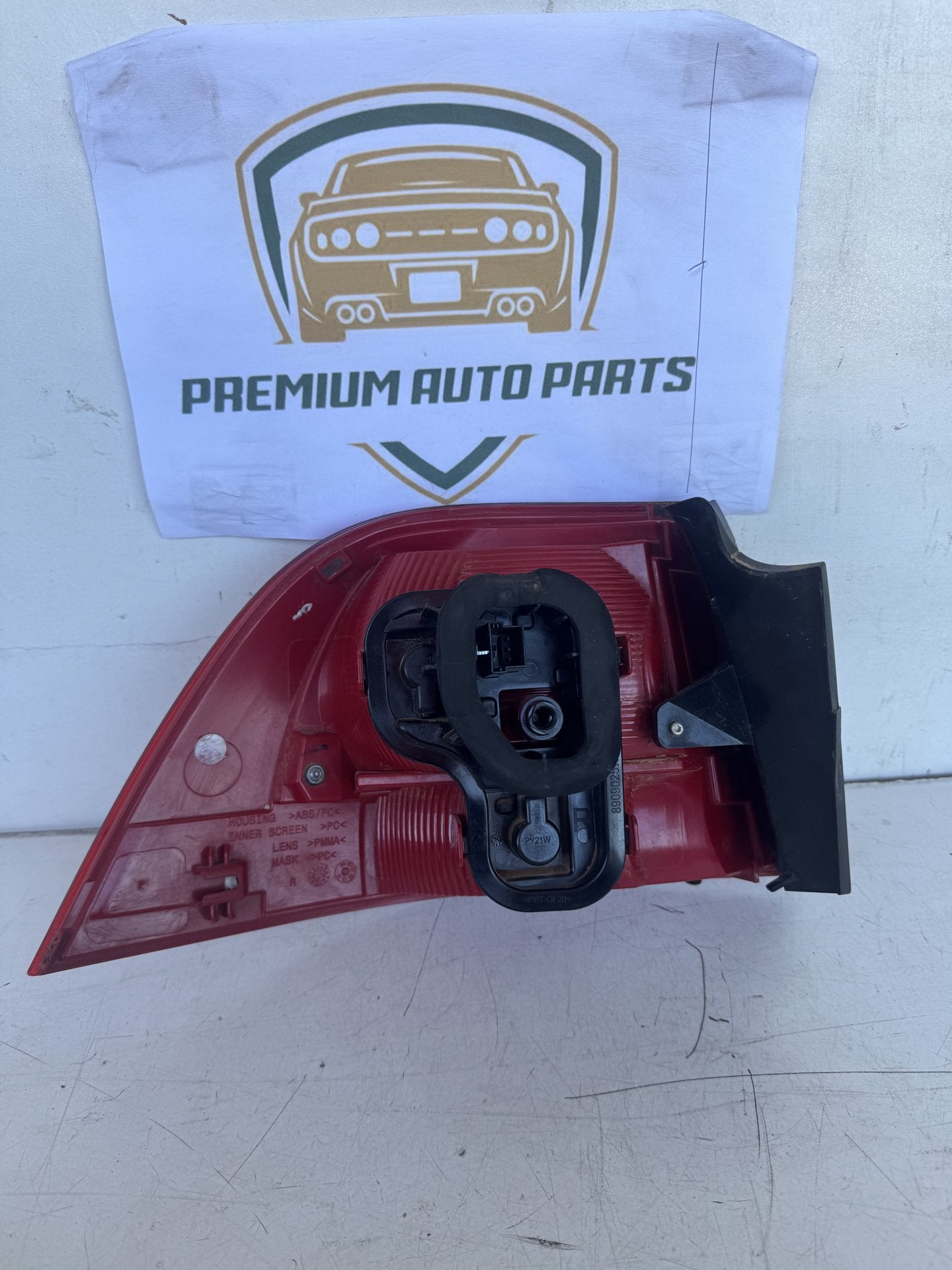 2016 Volkswagen Touareg Station Wagon Right Taillight