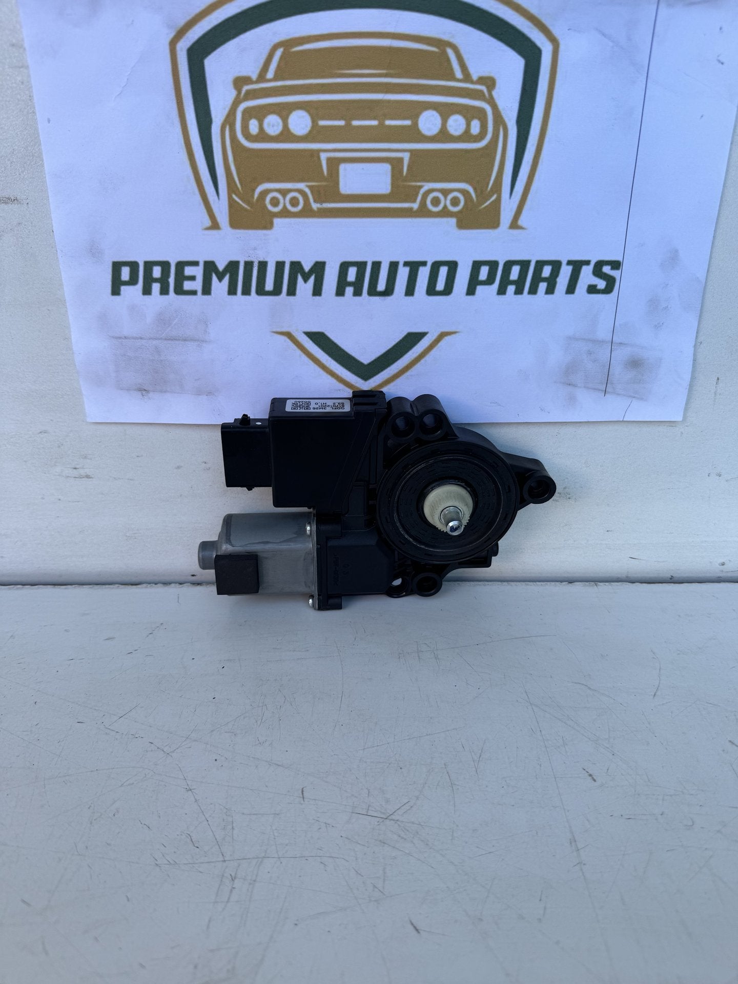 2014  GD LEFT REAR WINDOW MOTOR