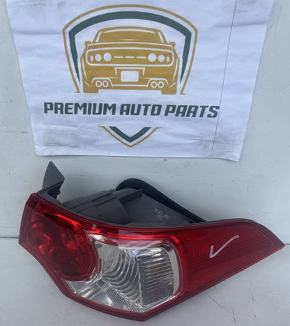 2009  CU Right Taillight