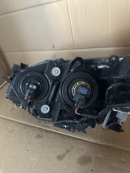 Right Headlight, 2013, Mazda, Mazda3