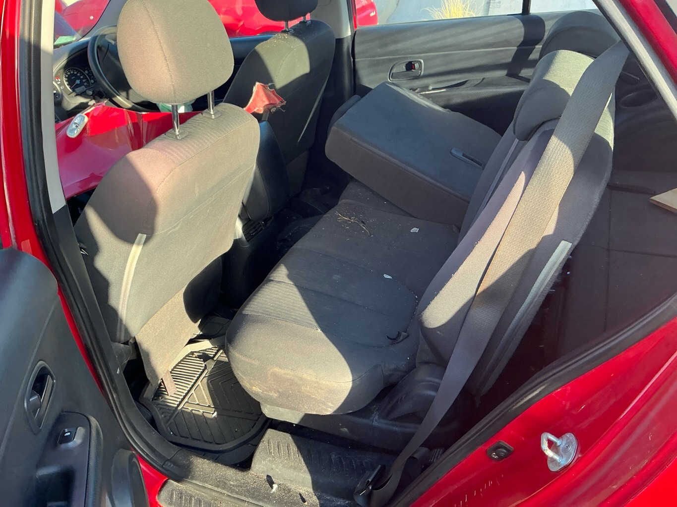 2010 Kia Rondo  III UNStation Wagon 
Kia
Rondo