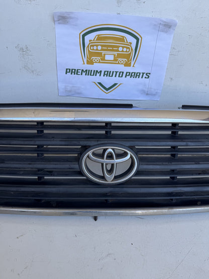 1999-1999 Toyota Land Cruiser - Grille