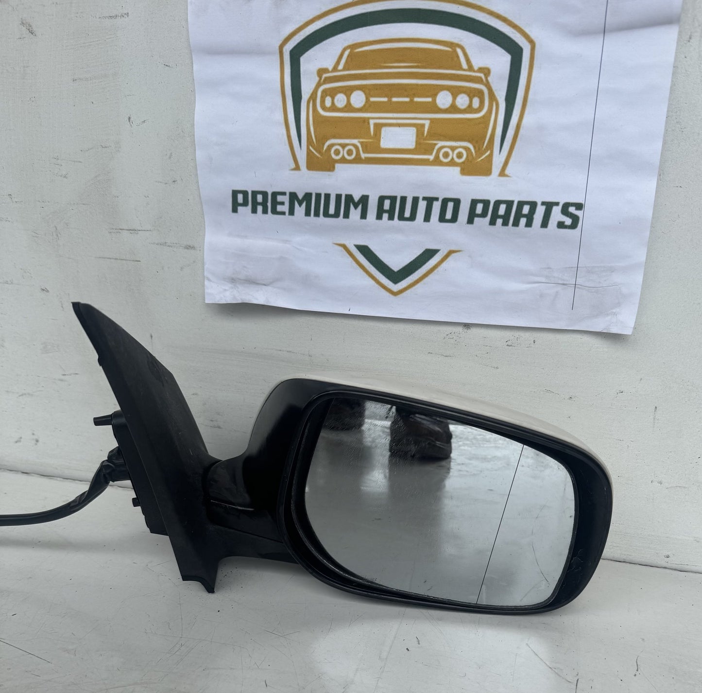 2008  E150 Right Door Mirror