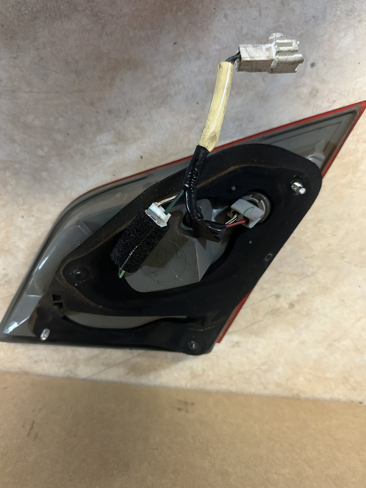 2007 Toyota Aurion - Right Boot Light