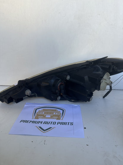 2005 Toyota Tarago R30 Station Wagon Right Headlight KOITO 28-163