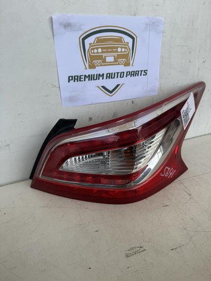 2014 Nissan Altima Right Taillight