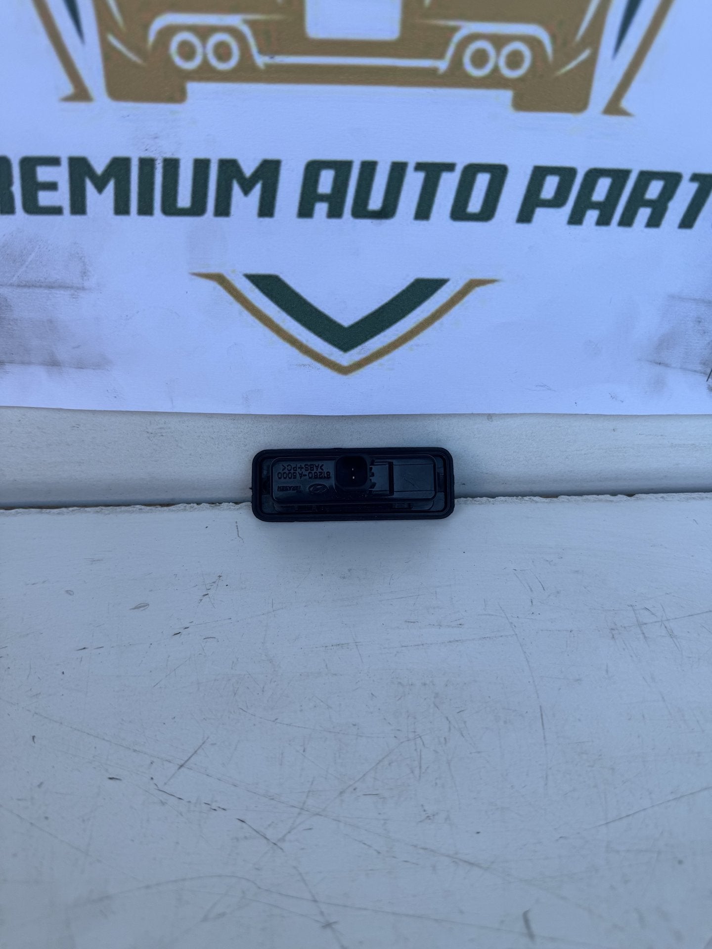 2014  GD Tailgate Handle Outer