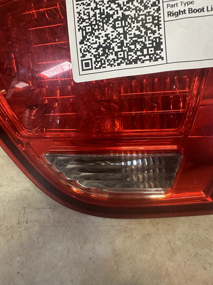 2008 Hyundai Elantra Sedan Right Boot Light 924042H01