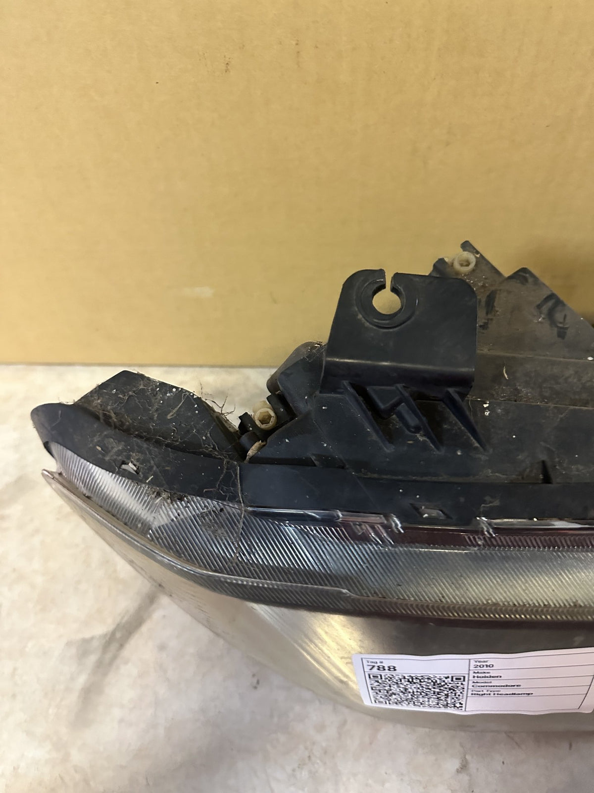 2010 Holden Commodore Commodore Right Headlight
