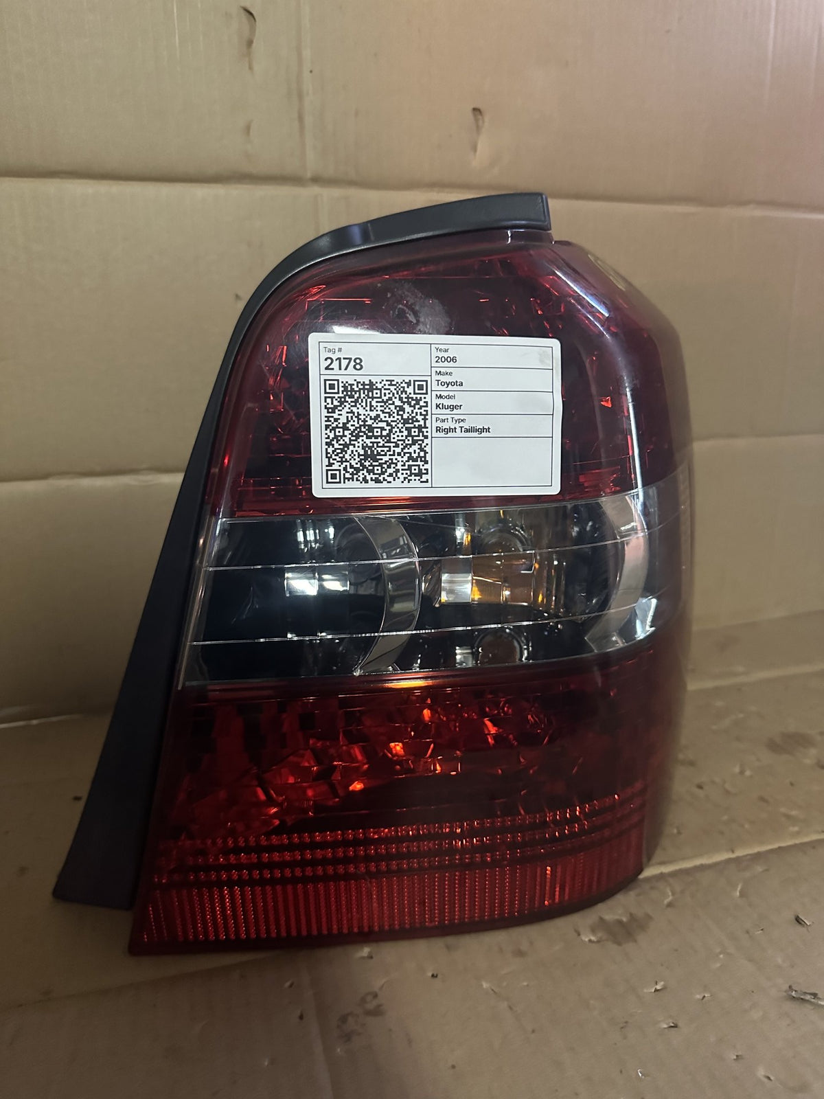 2006 Toyota Kluger MCU28R Station Wagon Right Taillight 48-54