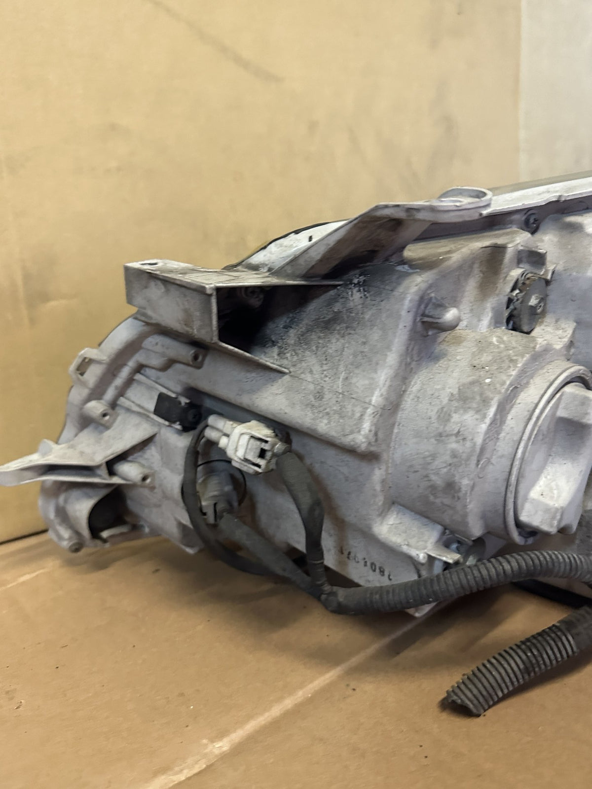 2007 Toyota Aurion - Right Headlight