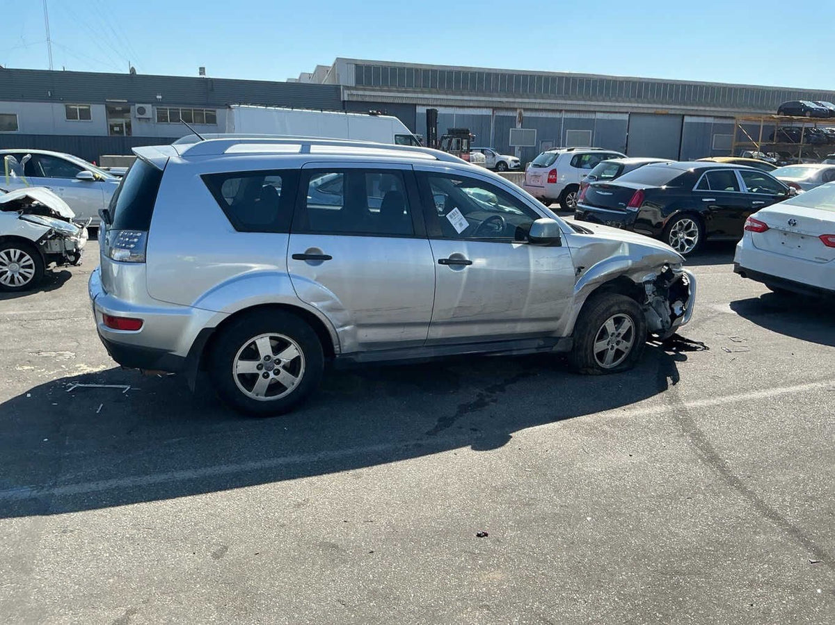 2010 Mitsubishi Outlander LS ZH