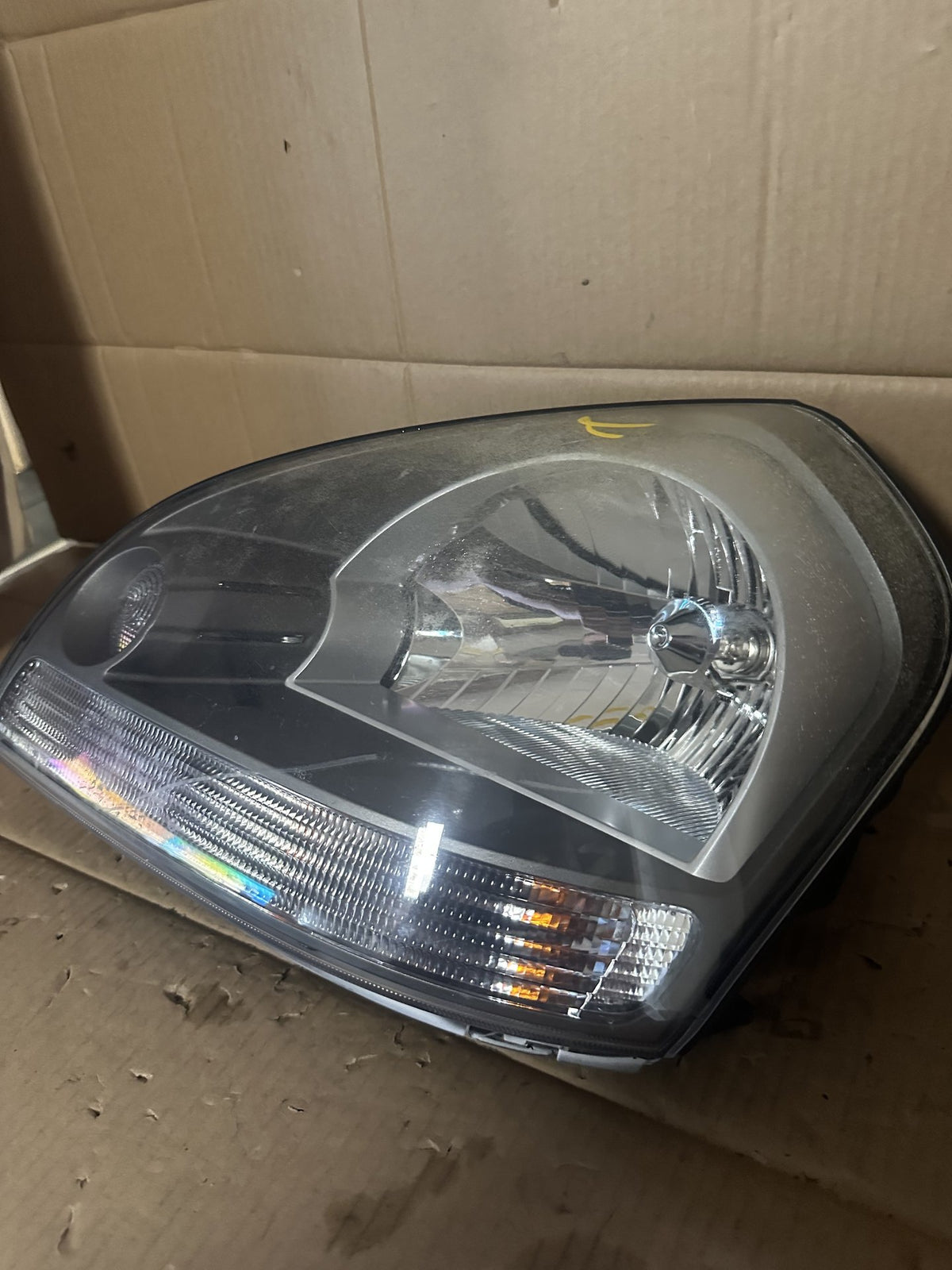 2008 Hyundai Tucson JM Station Wagon Left Headlight