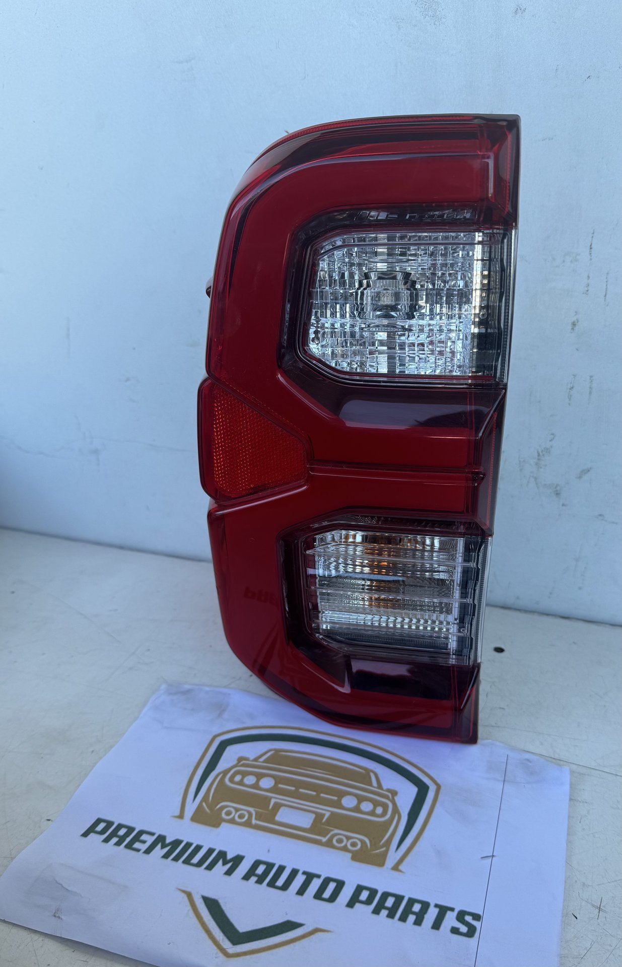 2023 Toyota Hilux Pickup Left Taillight koito 0K-186