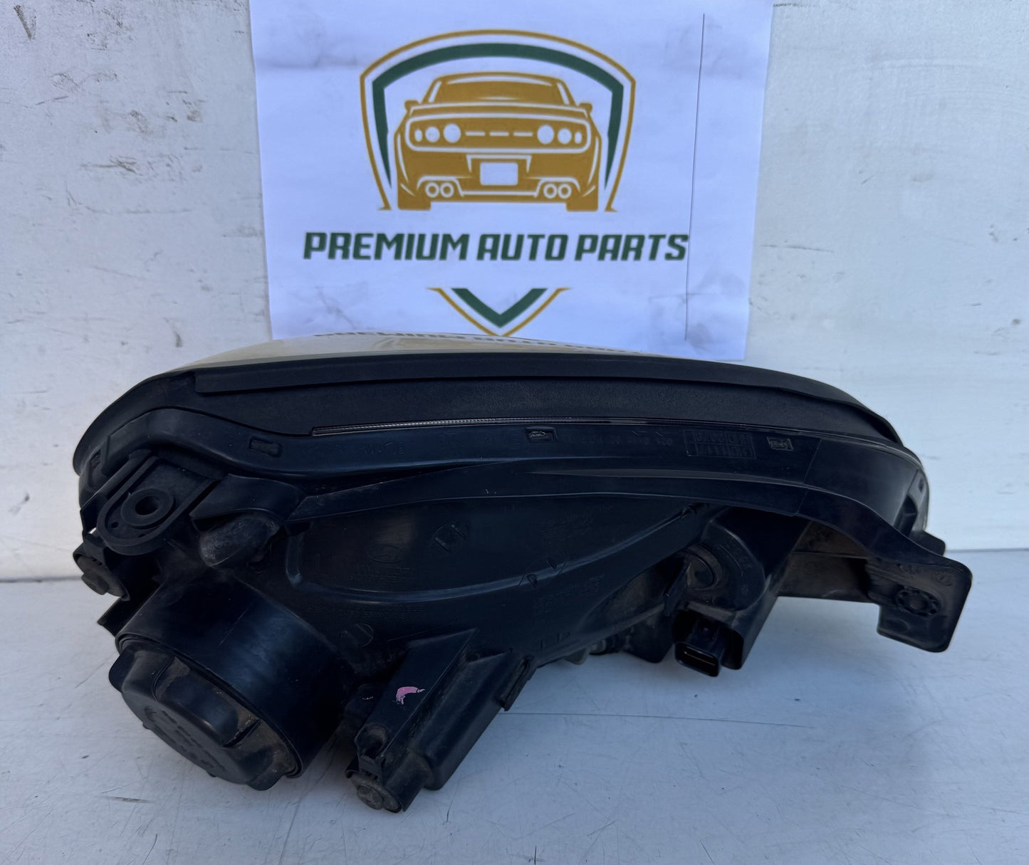 2009  JM Left Headlight