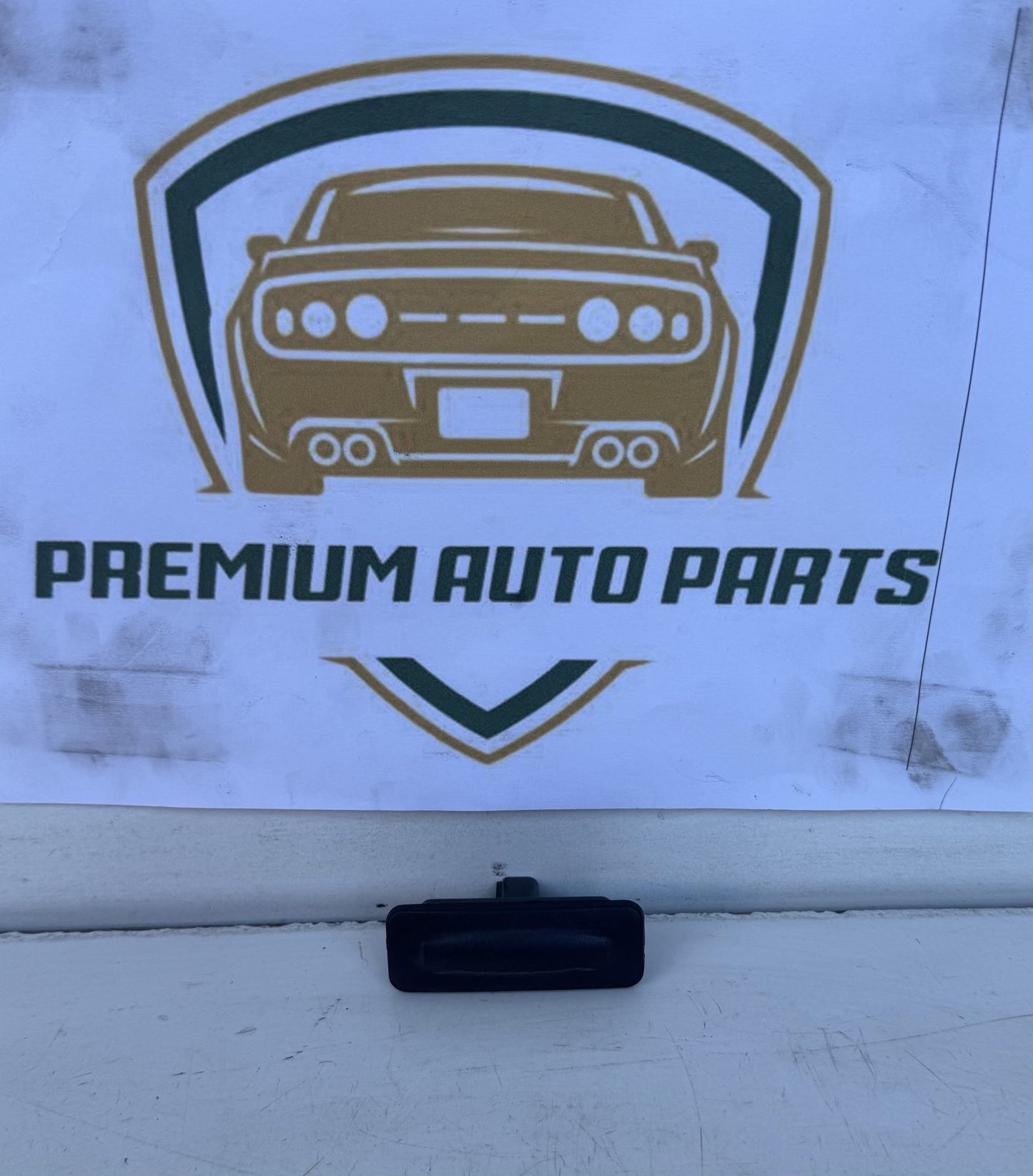 2014  GD Tailgate Handle Outer