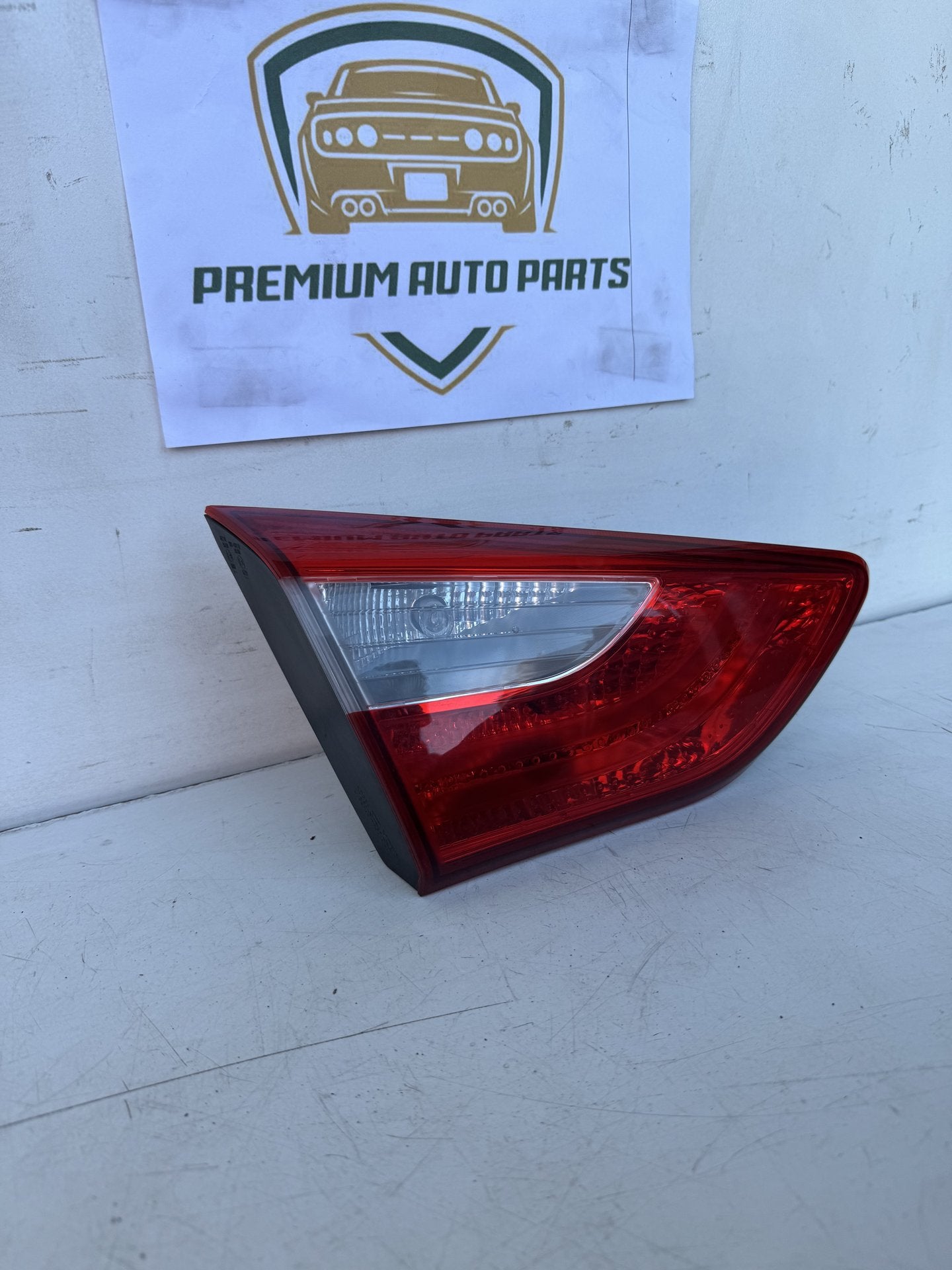 2014  GD Left Bootlid Light