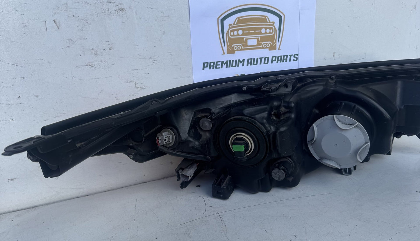 2015  U50 Left Headlight