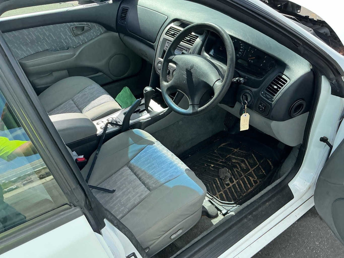 2004 Mitsubishi Magna ES TL