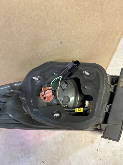 2008 Hyundai Elantra - Right Taillight