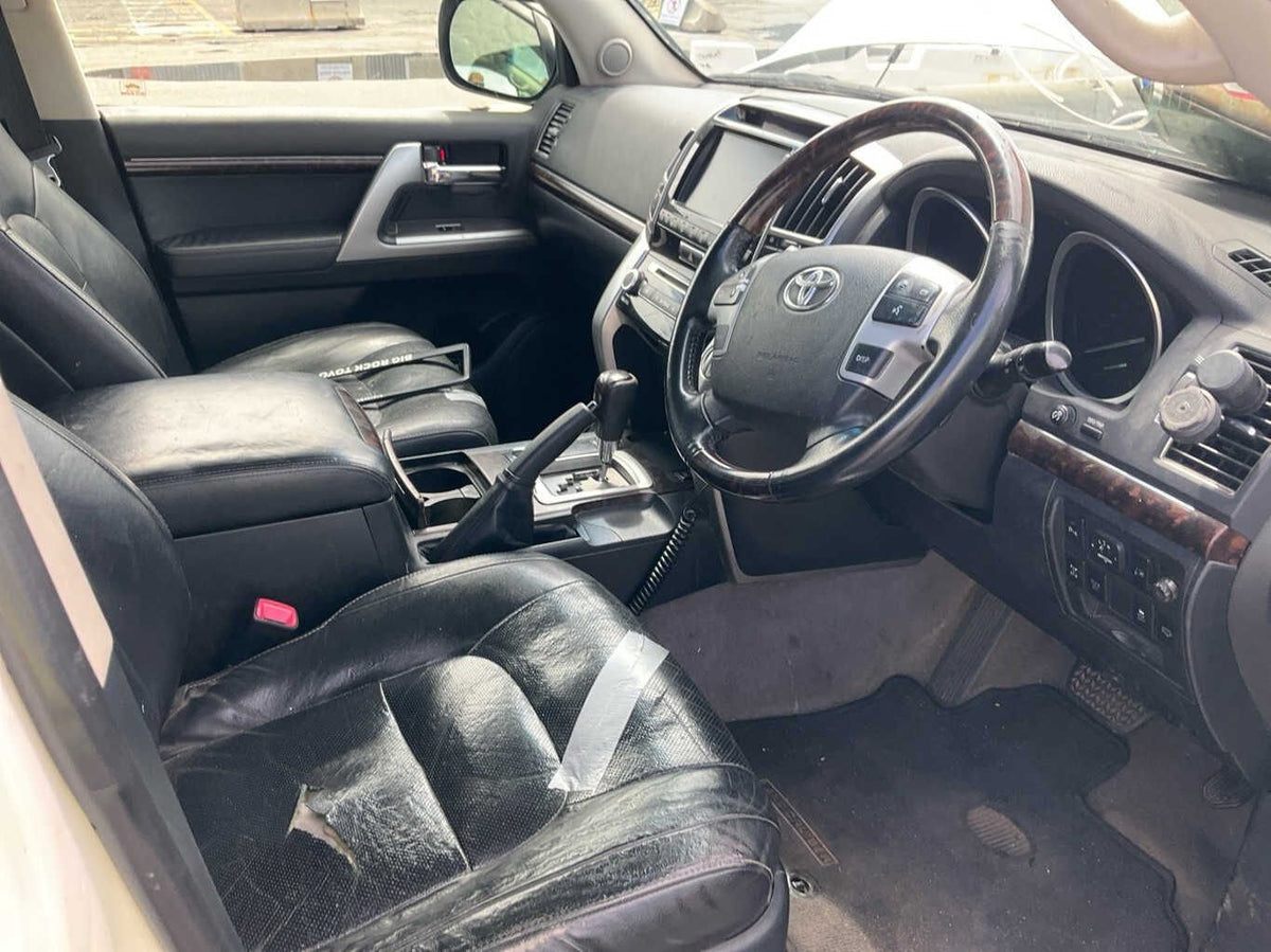 2014 Toyota Land Cruiser J200