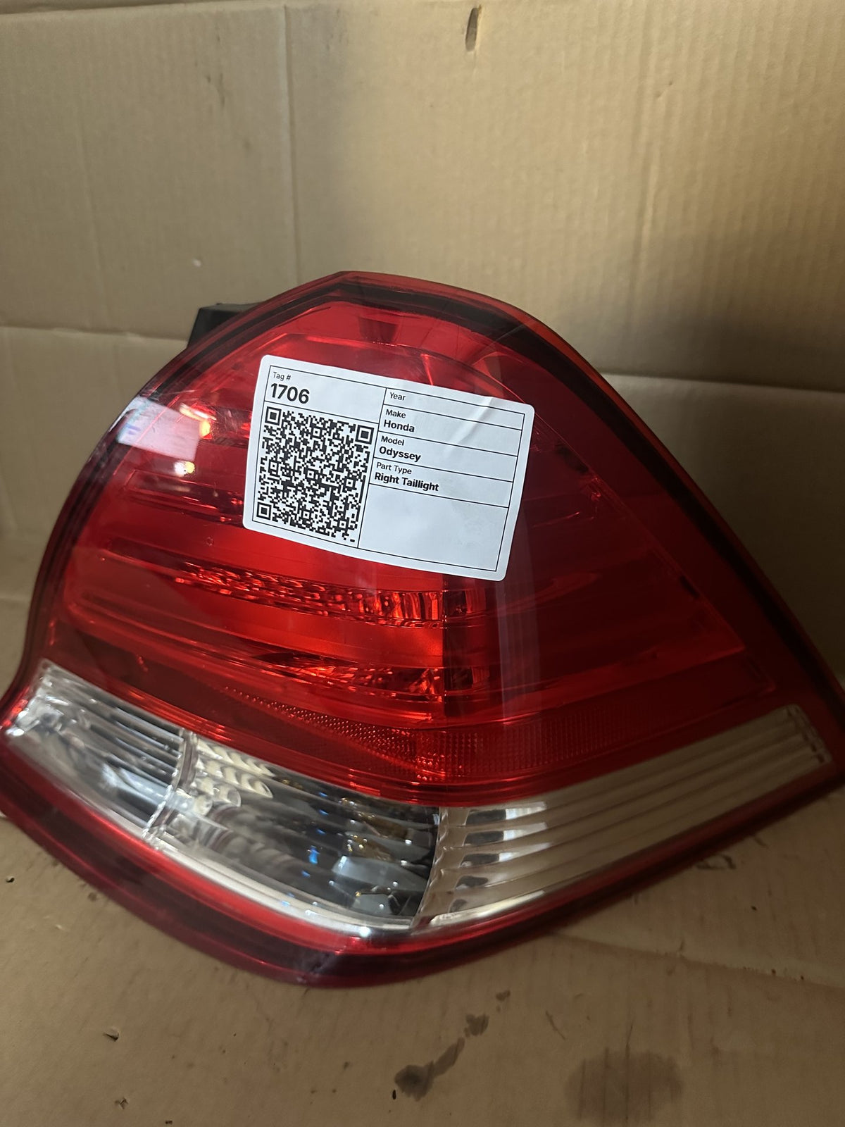 Honda Odyssey - Right Taillight