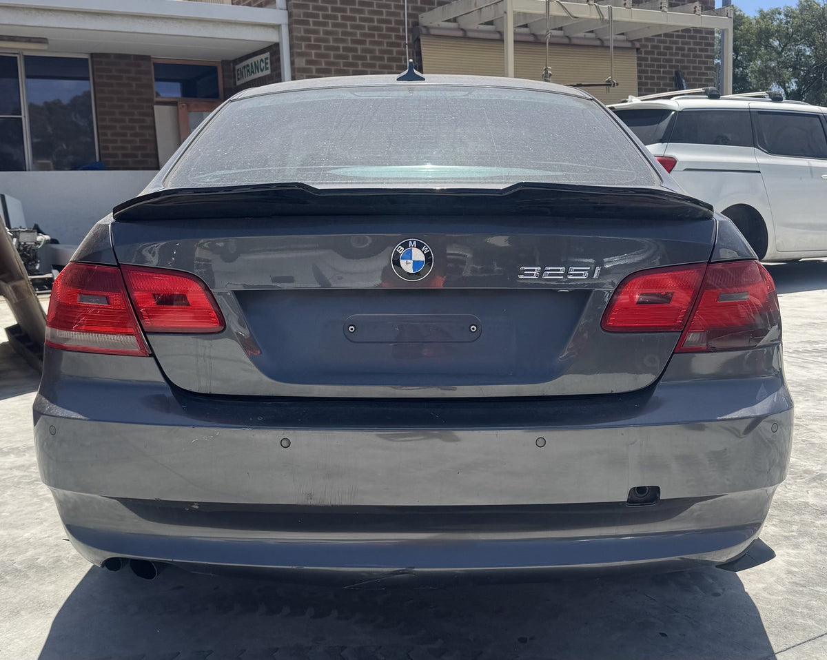2005 BMW 325i E92
