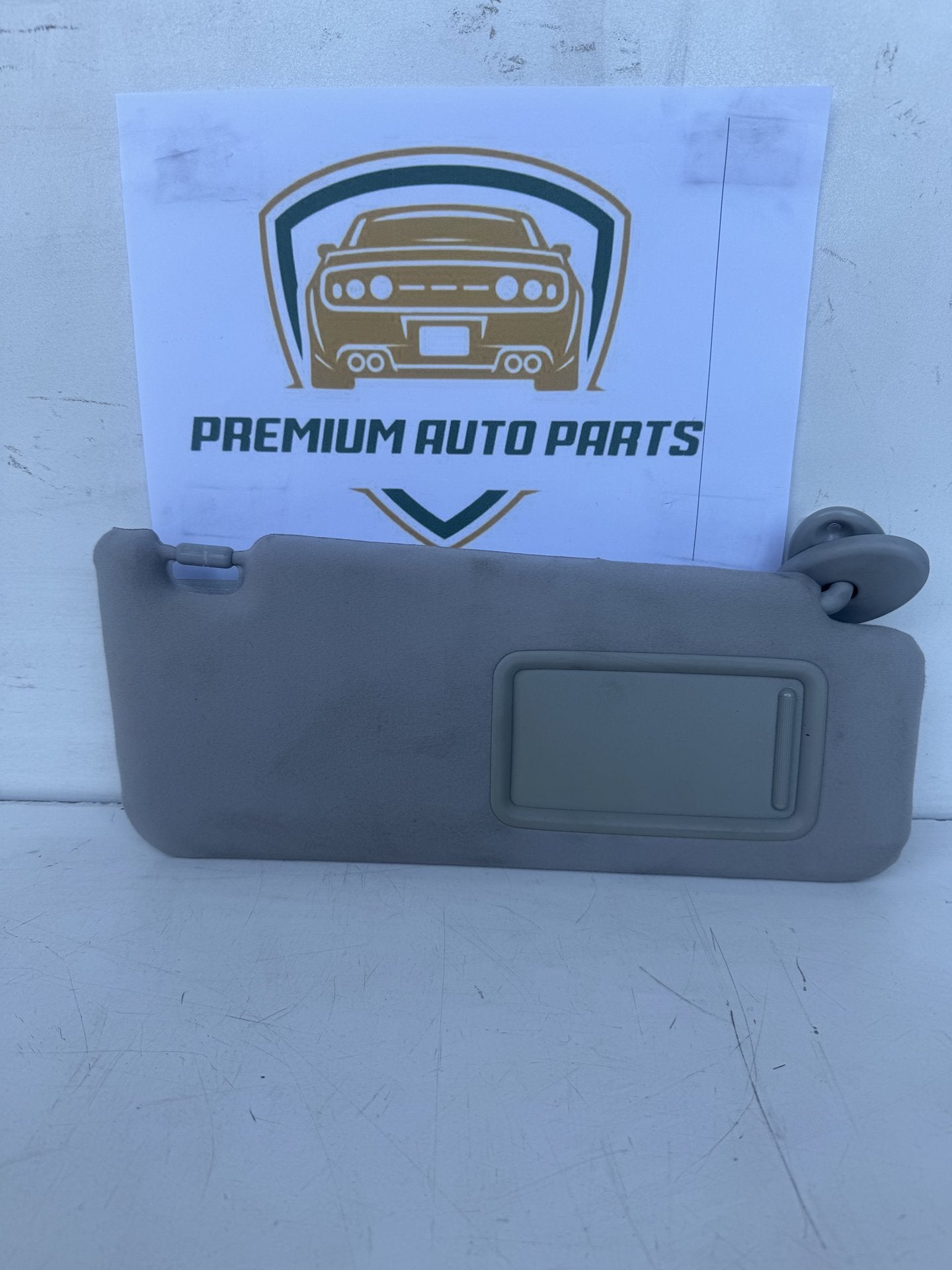 2010  E20 Right Sun Visor