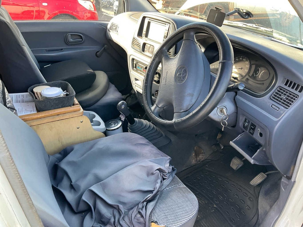 2001 Toyota Townace R40