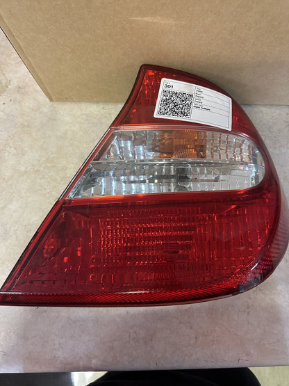 2004 Toyota Camry Sedan Right Taillight 841402