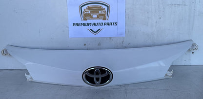 2017 Toyota RAV4 Station Wagon Grille