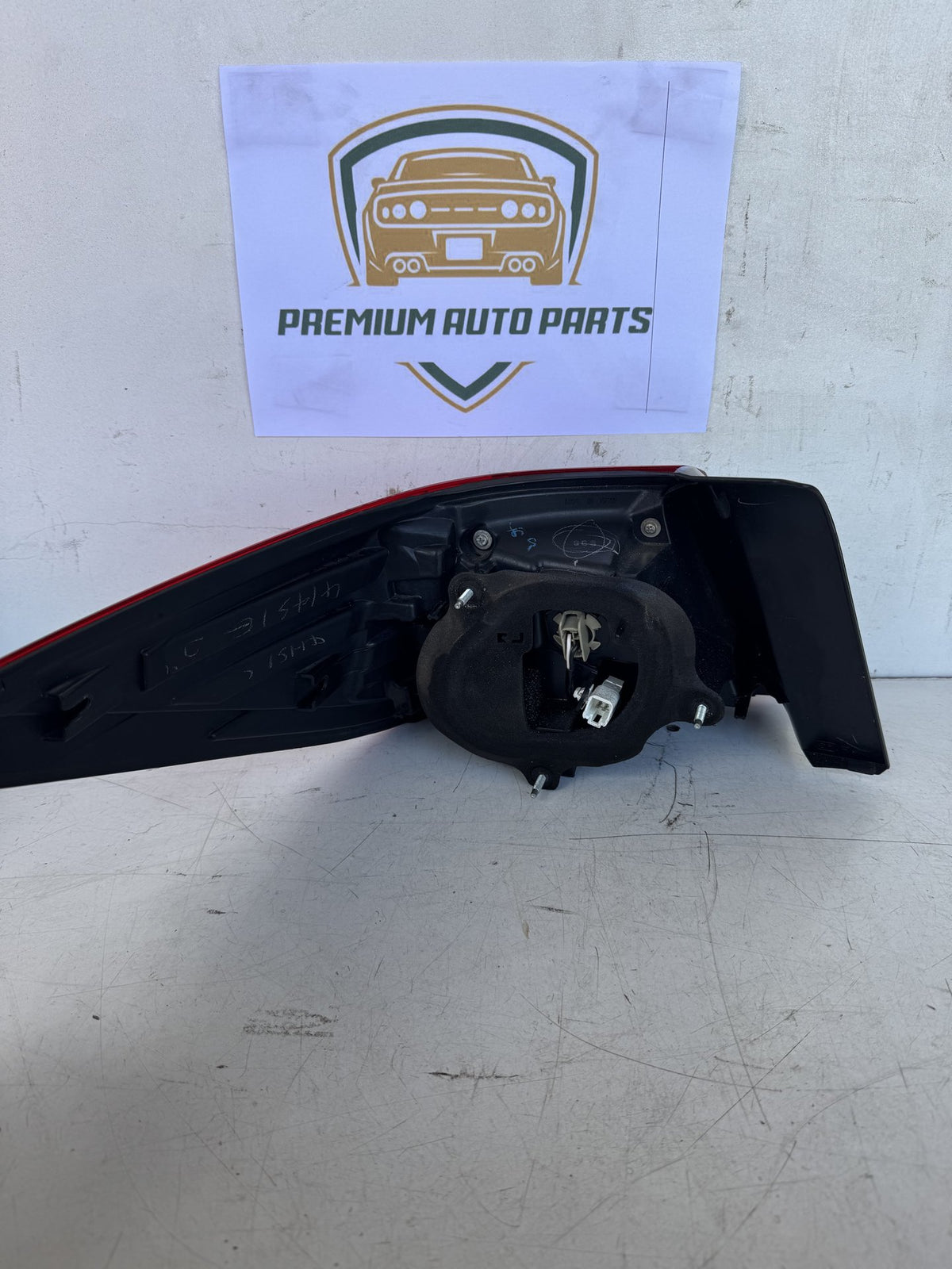 Subaru Legacy Right Taillight koito 220-60231