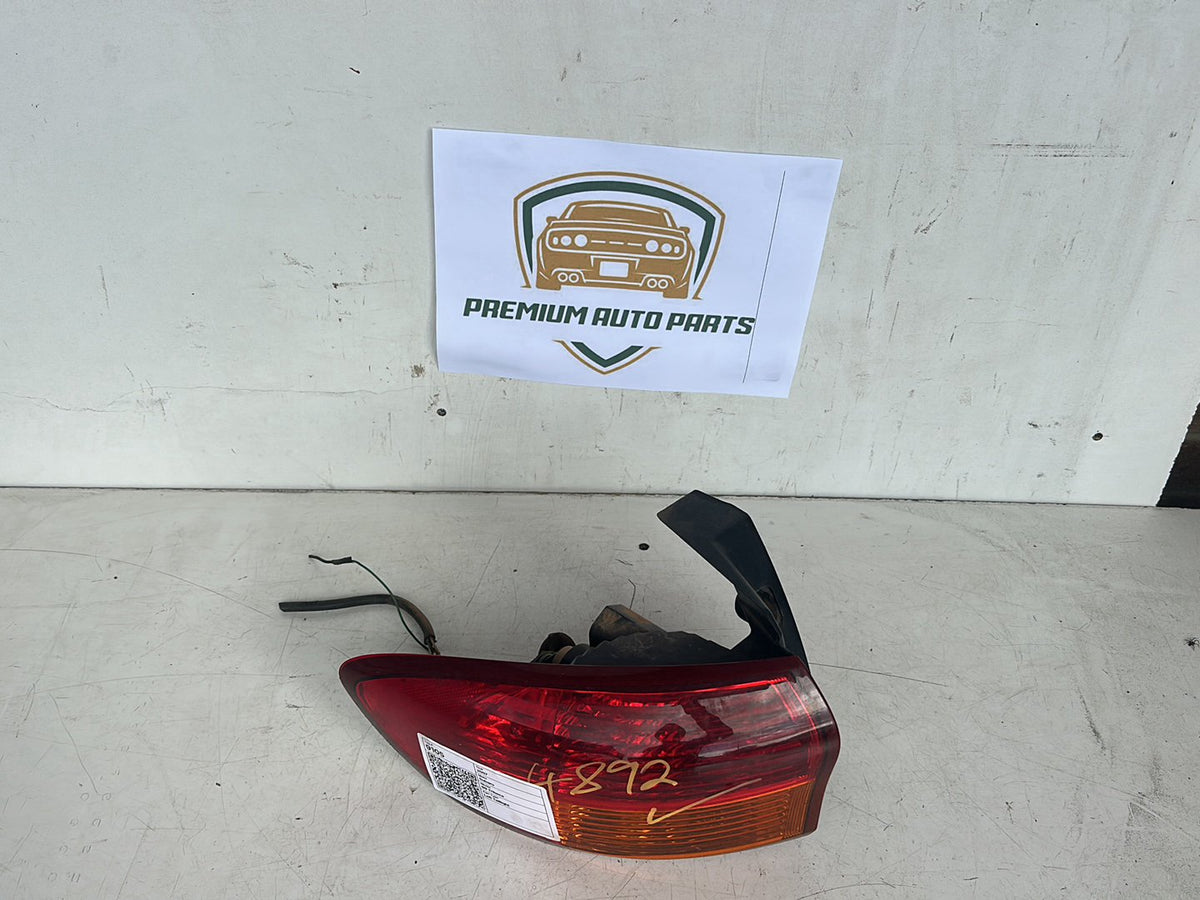 2007 Subaru B9 Tribeca SUV Left Taillight