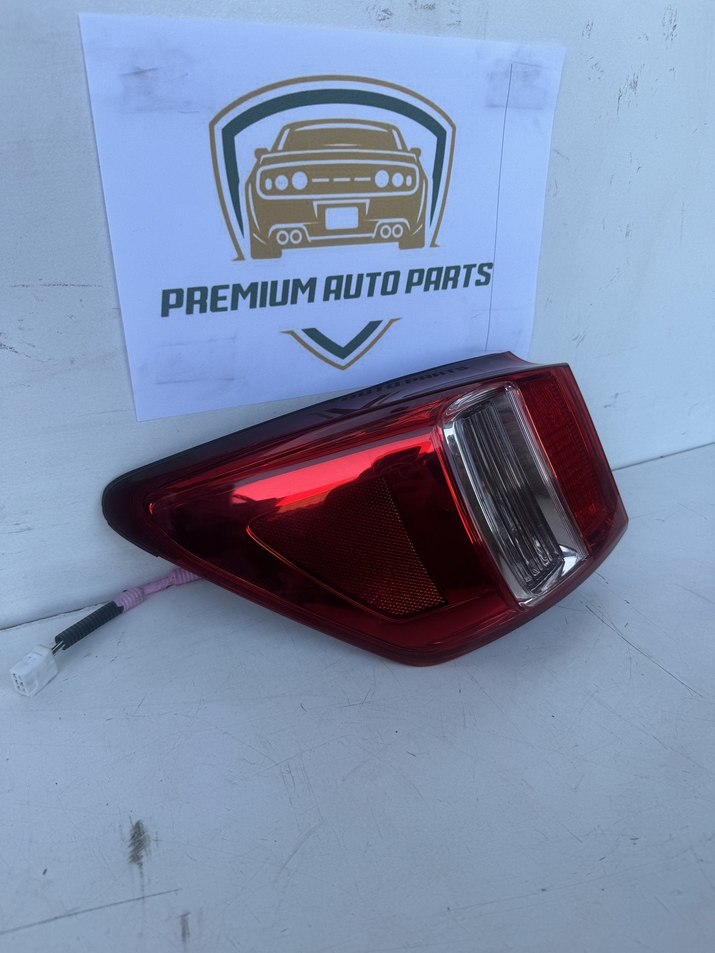2010  E20 Left Taillight