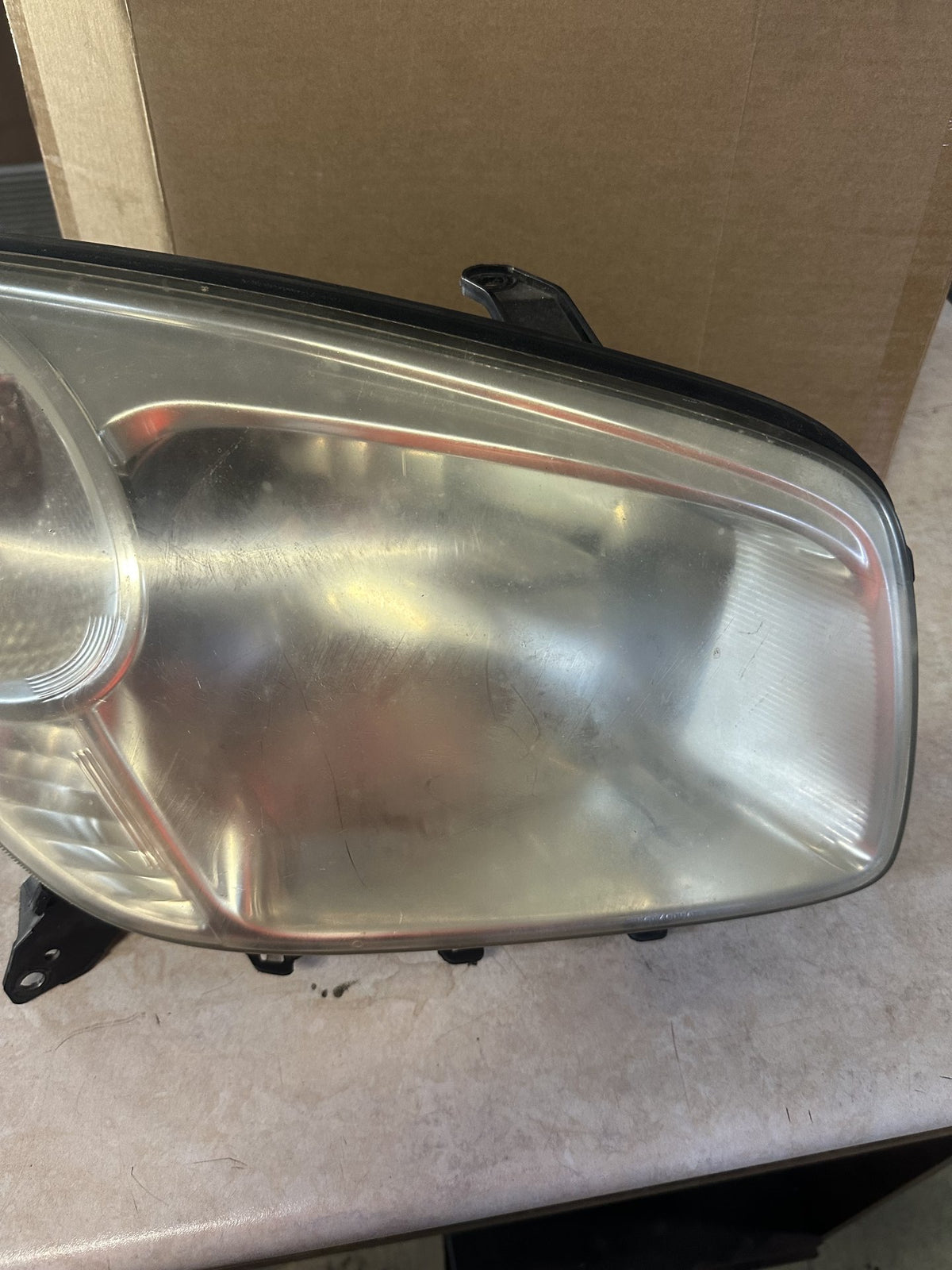2005 Toyota RAV4 Right Headlight HCR161